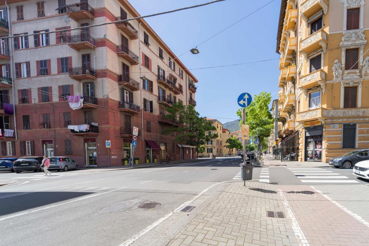 166 - Casa Mosaico, La Spezia Vicino Al Centro Citta Apartment Luaran gambar